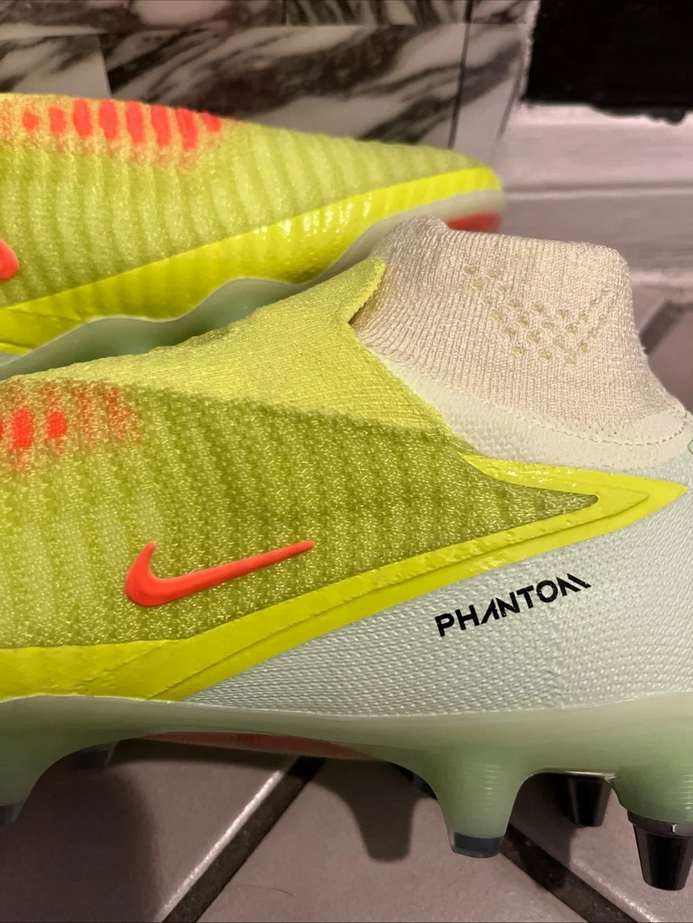 N/A new nike